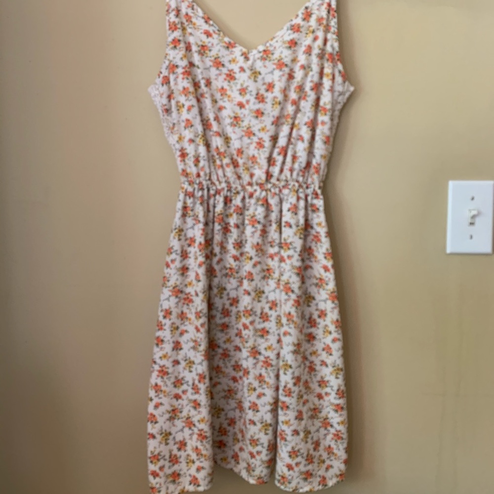 Floral dress with Fun Lace Detail on Back